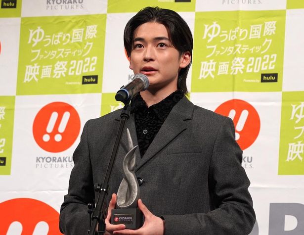高橋は「京楽ピクチャーズ.PRESENTS ニューウェーブアワード」男優部門を受賞