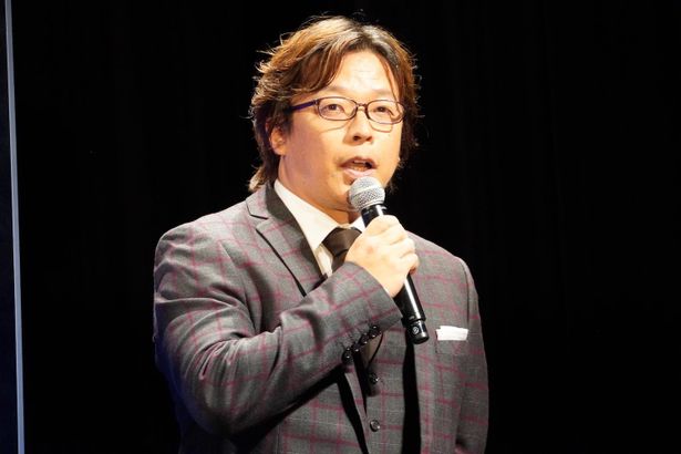 『アキラとあきら』完成披露舞台挨拶に登壇した三木孝浩監督