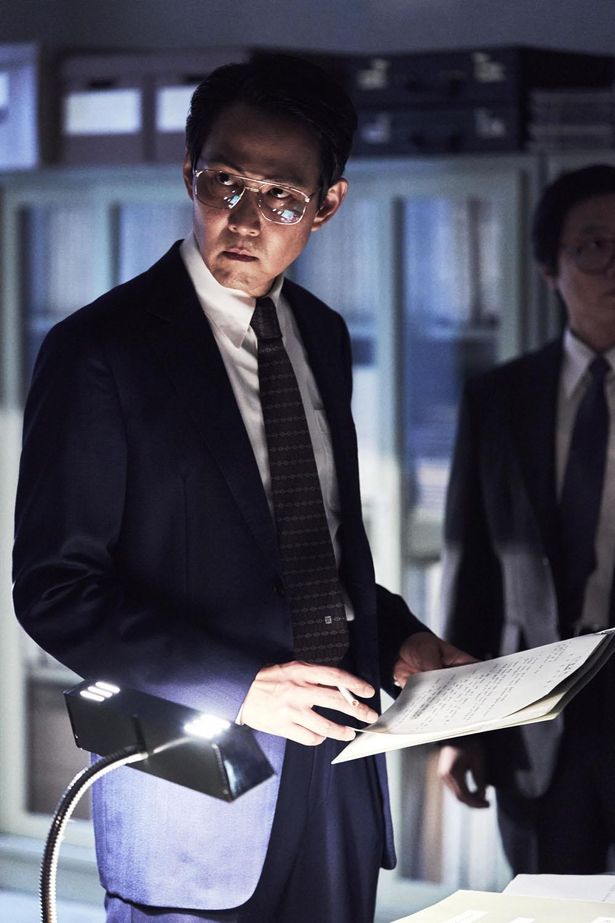 初監督作『HUNT』では、国家安全企画部の海外担当官キム・ジョンド役も演じている