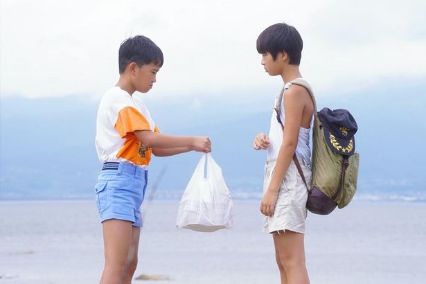 突然の別れなど、せつない経験も乗り越えながら少しずつ大人に成長していく(『サバカン SABAKAN』)