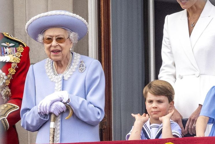 エリザベス女王の訃報を聞いた4歳のルイ王子、大人にかけた温かい言葉とは？