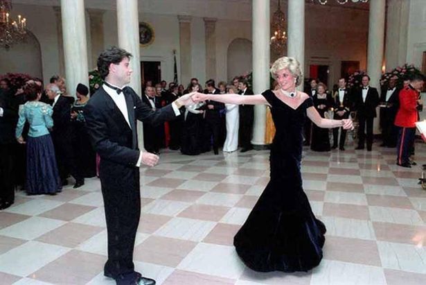 ホワイトハウスにてジョン・トラボルタとダンスするダイアナ妃