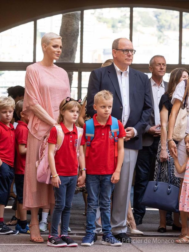 子どもたち二人の学校行事にはペールピンクの華やかな装いで参加