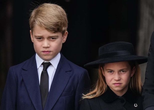 しっかりとした面持ちで国葬に参加されたジョージ王子とシャーロット王女