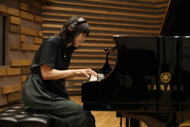 上原ひろみが沢辺雪祈のピアノ演奏を担当、主人公たちのトリオ“JASS”のオリジナル楽曲を書き下ろした
