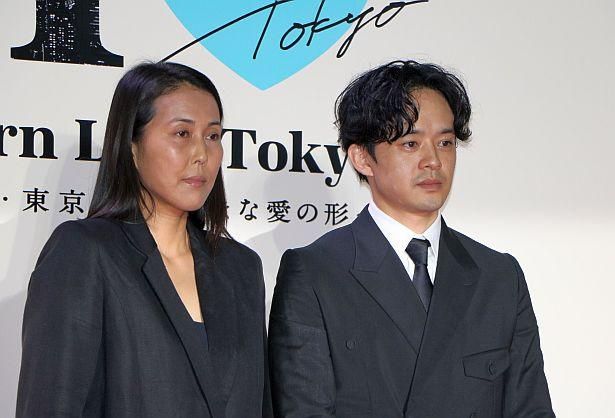 平栁敦子監督と池松壮亮(写真左から)