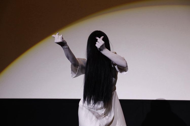 貞子、舞台挨拶でビデオに30年分の感謝！「ビデオのおかげでここまでやってこれた」