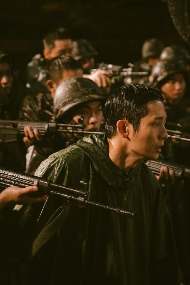 【写真を見る】初解禁スチールも！チョン・ヘイン出演「D.P. －脱走兵追跡官－」シーズン2ほか、2023年Netflix韓国作品一挙紹介