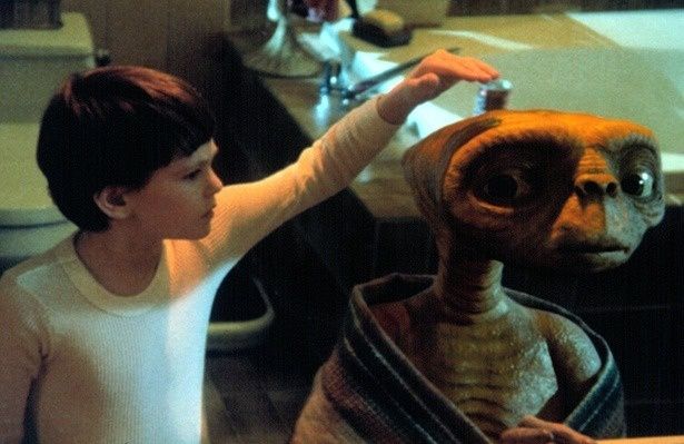 少年と宇宙人と交流を描くSFファンタジー『E.T.』