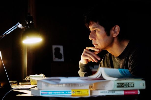 『ドライブ・マイ・カー』で主演を務めた西島秀俊は、過去に『トニー滝谷』でもナレーション担当していた