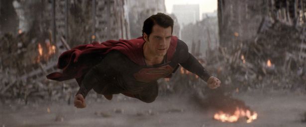 『マン・オブ・スティール』以降のDC作品でスーパーマンを演じたのはヘンリー・カヴィル