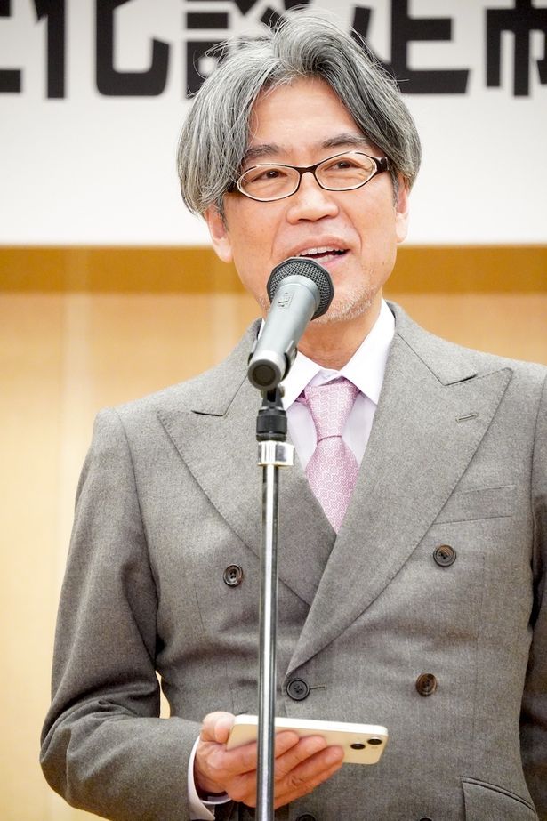 「日本映画制作適正化認定制度に関する協約」調印式で祝辞を述べた外国映画輸入配給協会の会長、井上伸一郎