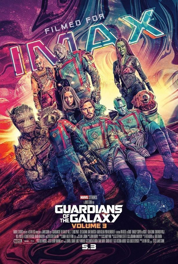 【画像を見る】IMAXポスターには銀河を背に寄り添い合うガーディアンズの姿が