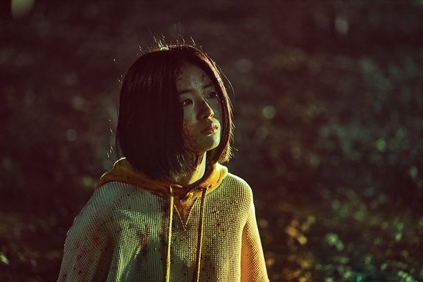 神秘的な雰囲気で少女を演じる新人シン・シア(『THE WITCH／魔女　―増殖―』)