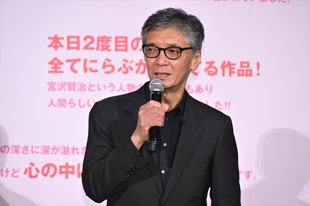 『銀河鉄道の父』の公開記念御礼舞台挨拶に登壇した成島出監督