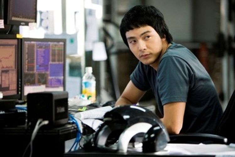 パク・ヨンハが壮絶なマネーゲームを展開する韓国版“ハゲタカ”
