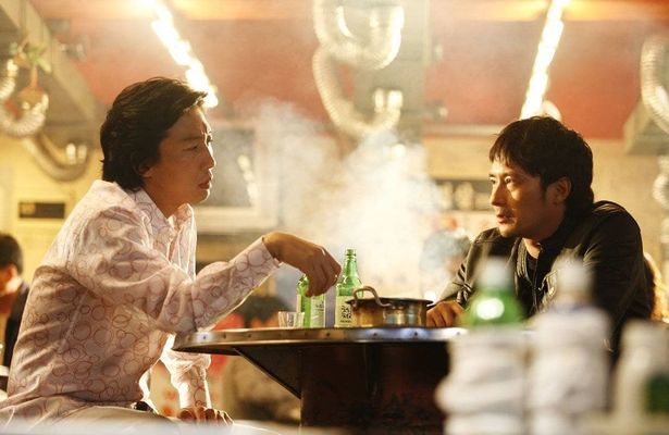 韓流スターのシン・ヒョンジュン主演の抱腹絶倒コメディ『家門の復活』