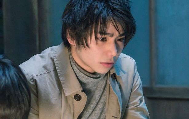 主人公敦也の幼馴染・翔太を演じる注目の若手俳優、村上虹郎