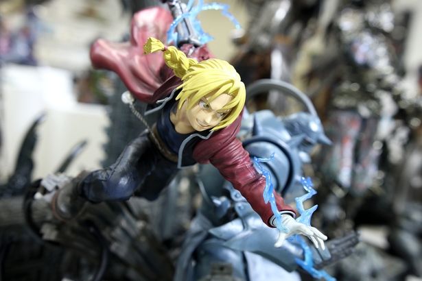 兄の豪胆さが感じられるポージング(「コンセプトマスターライン 『鋼の錬金術師 FULLMETAL ALCHEMIST』 エドワード&アルフォンス」)