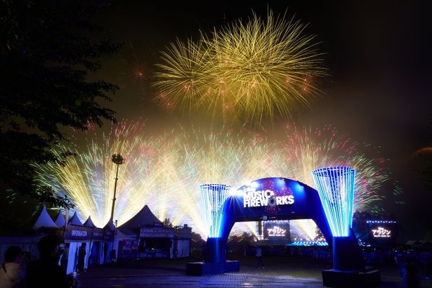 「Disney Music & Fireworks」山中湖公演を詳細レポート