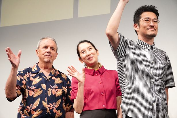 国内コンペティション審査員の(右から)中野量太、和田光沙、マーク・シリング