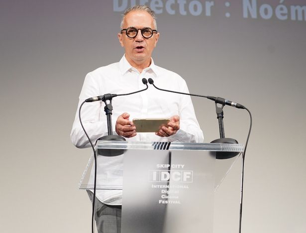 国際コンペティションの審査員はフランスの映画プロデューサー、パトリス・ネザン