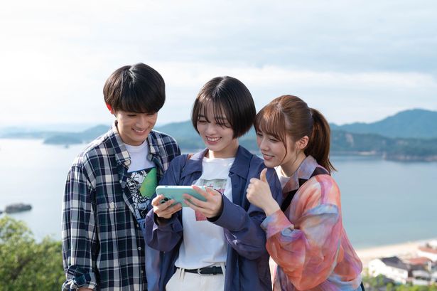 桜、聡、希美の3人は、桜の気分転換のため島へリゾートバイトをしに行く