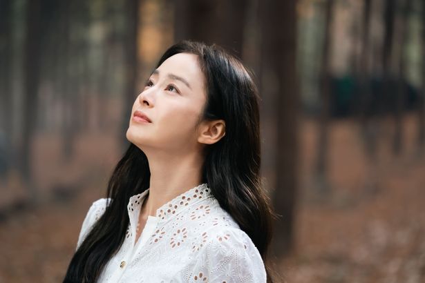 【写真を見る】“韓国で最も美しい女優” キム・テヒが3年ぶりにドラマ復帰