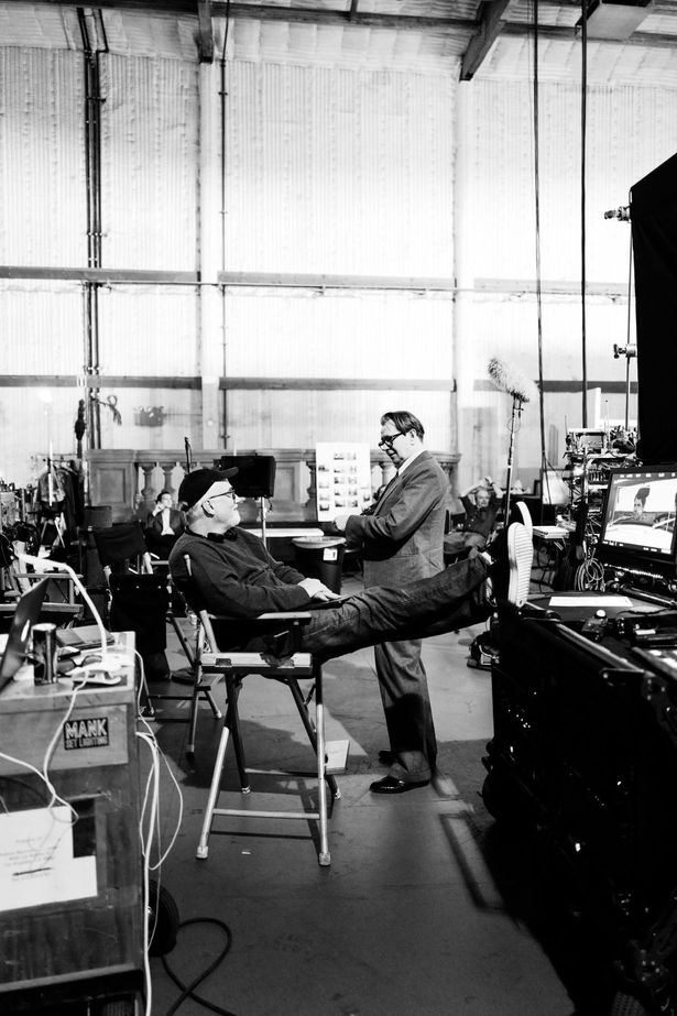 『Mank/マンク』はREDの8Kモノクロカメラ"Monstrochrome"で撮影し、1930年代映画風に加工した