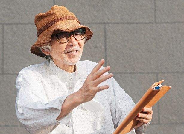 【写真を見る】山田洋次監督、まもなく92歳！山田監督が差し入れにも使ったという”桜もち”エピソードほか撮影秘話