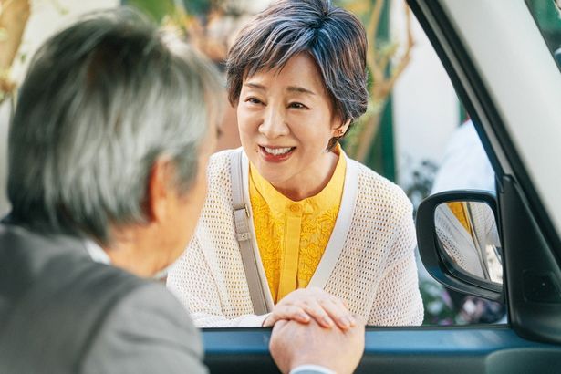 故郷の北海道へ戻ることになった荻生に複雑な想いを吐露する福江