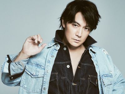 猪木の入場テーマ曲を主題歌「炎のファイター～Carry on the fighting sprit～」として新たに福山雅治がプロデュースした