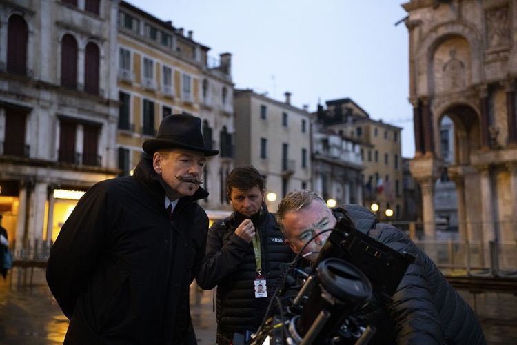 ミシェル・ヨーが主演兼監督のケネス・ブラナーを「先見の明がある」と称賛！『名探偵ポアロ：ベネチアの亡霊』で2人が対決…