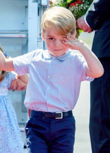 ジョージ王子、4歳の公式写真は歯が隙間だらけ!?