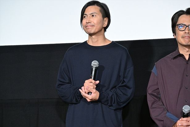 『くるりのうた』完成披露試写会に登壇したベーシストの佐藤征史