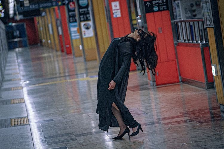 「期待以上に怖い」「終始驚かされた」韓国都市伝説×Jホラー『オクス駅お化け』、映画ファンの感想は？