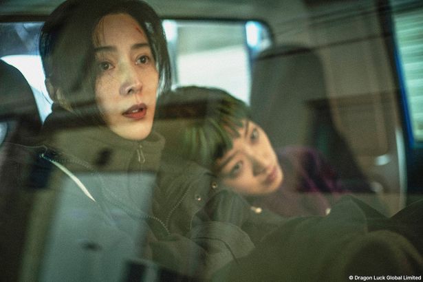 【写真を見る】韓国社会の闇に対抗する2人の孤独な女性を描いた『緑の夜』