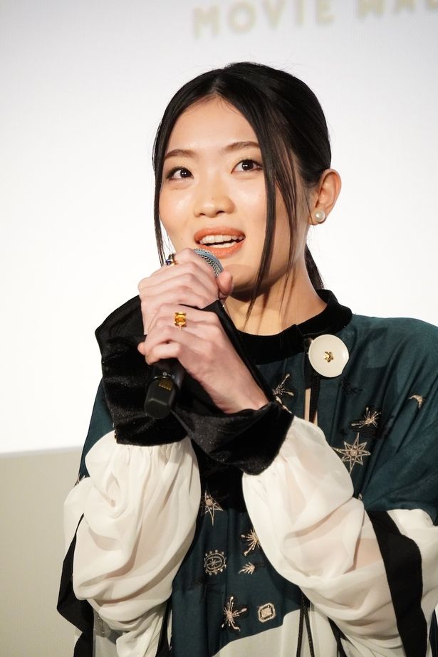 『正欲』ワールドプレミア舞台挨拶に登壇した東野絢香