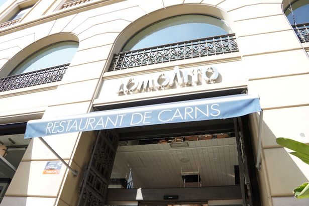 バルセロナでの昼食は、レストラン「Lomo Alto」の提供するヨーロッパ産のお肉料理