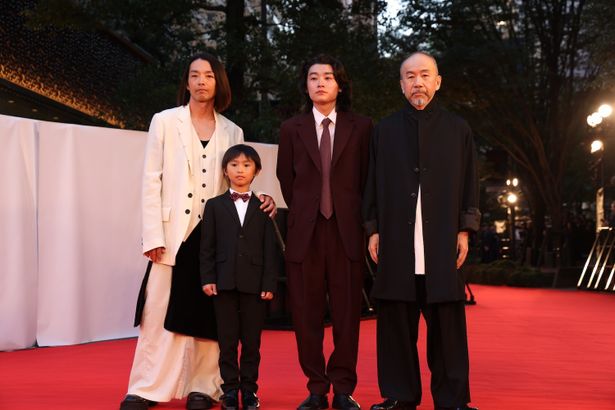 第36回東京国際映画祭レッドカーペットイベントに登場した『ほかげ』チーム
