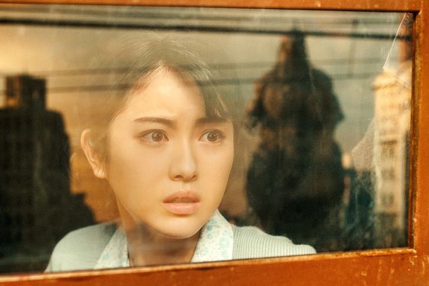 『ゴジラ-1.0』でヒロイン大石典子役を演じる浜辺美波
