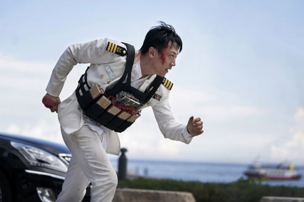 『デシベル』で元海軍副長カン・ドヨン役を演じるキム・レウォン