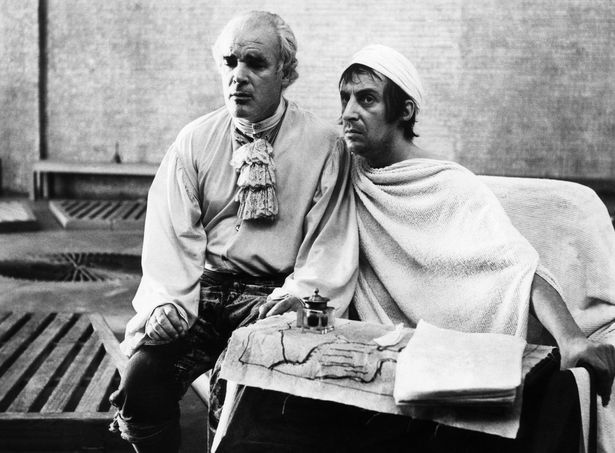 マルキ・ド・サドが収容された精神病院を舞台にした戯曲を映画化した『マルキ・ド・サドの演出のもとにシャラントン精神病院患者によって演じられたジャン＝ポール・マラーの迫害と暗殺』