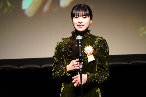 「第15回TAMA映画賞」授賞式に出席した金子由里奈監督