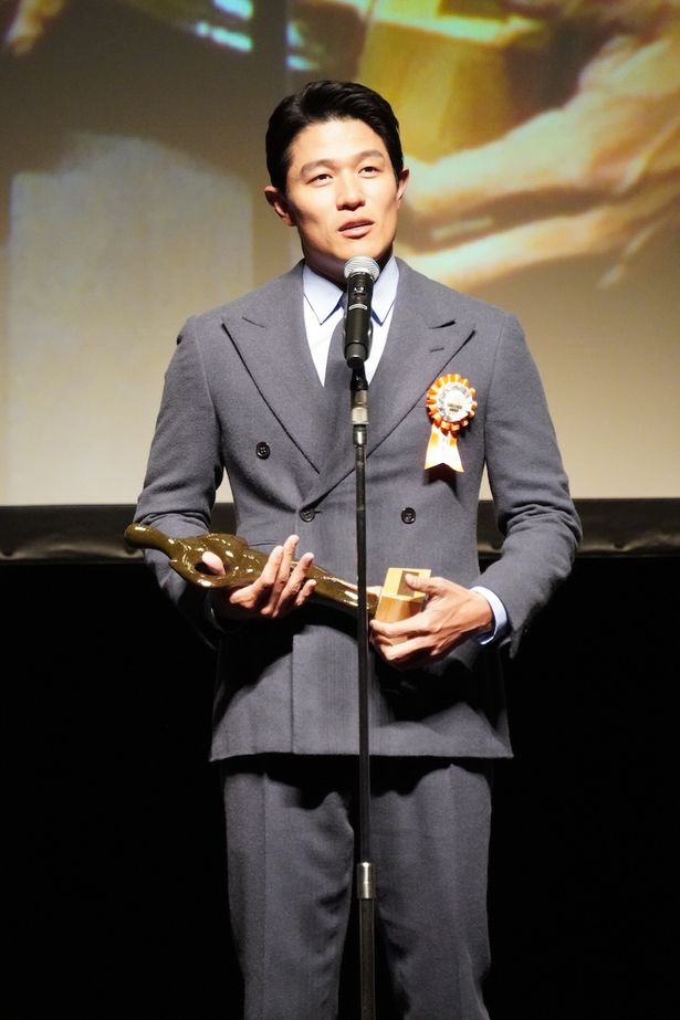 「第15回TAMA映画賞」授賞式で、『エゴイスト』への想いを明かした鈴木亮平