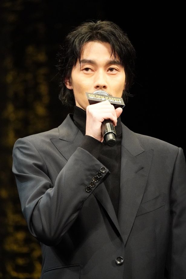『ゴールデンカムイ』完成披露舞台挨拶に登壇した柳俊太郎