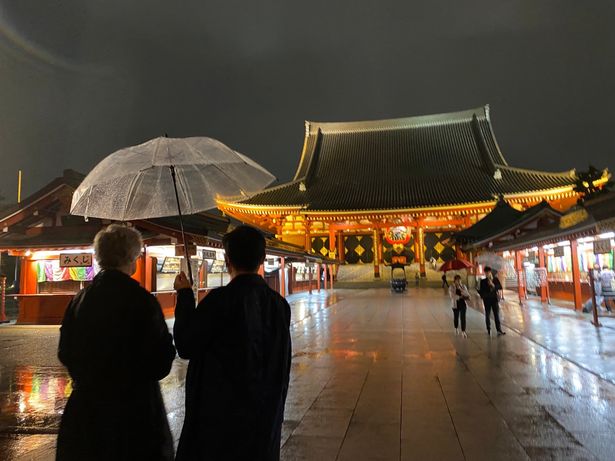 『PERFECT DAYS』のヴィム・ヴェンダース監督も浅草のシンボル、浅草寺へロケハンに訪れた