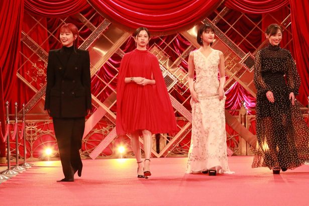 第47回日本アカデミー賞授賞式の様子。新人俳優賞のメンバーがレッドカーペットに登場した