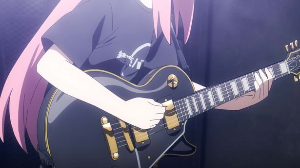 ギターを愛する孤独な少女、ぼっちちゃんは虹夏との出会いを機に「結束バンド」に加入する