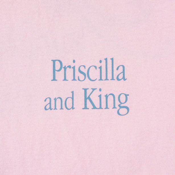 フロントには"Priscilla and King"という回想録タイトルと対になるワードが配置されている